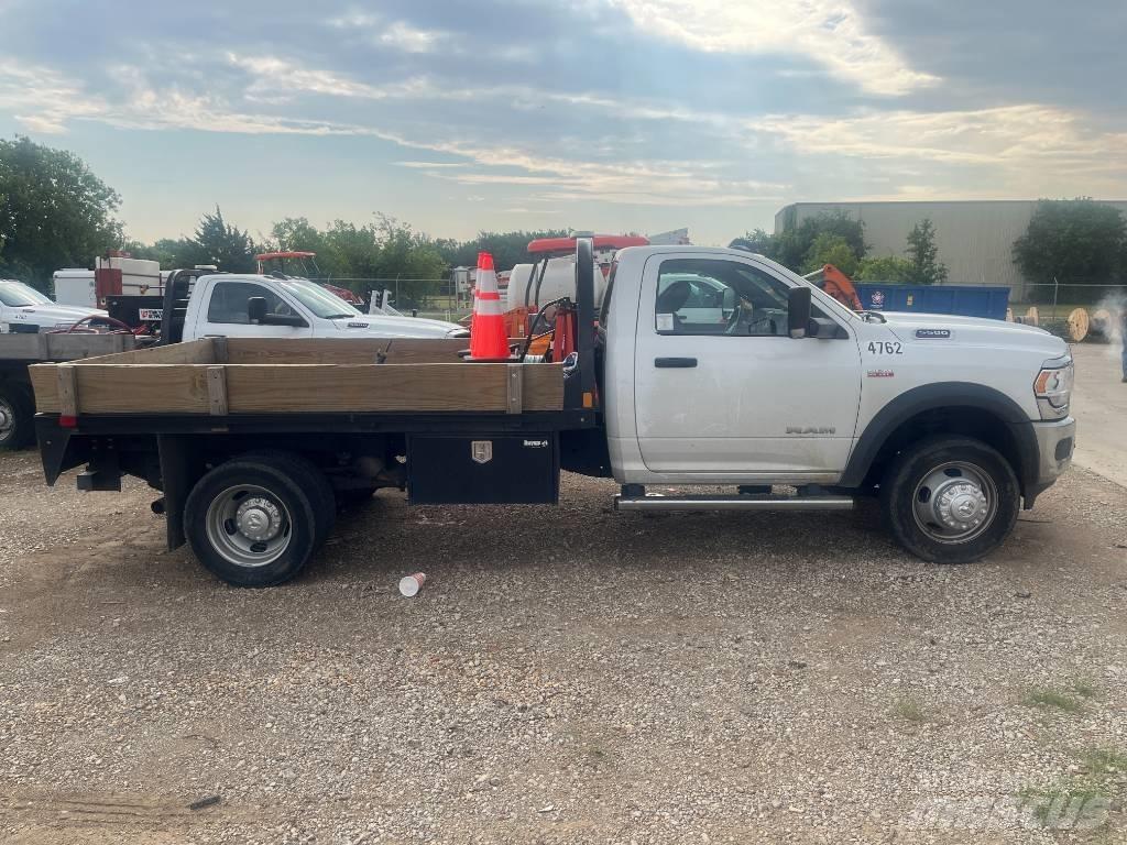 RAM 5500 Pritschenwagen/Pritschenwagen mit Seitenklappe
