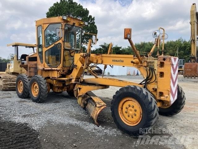 Komatsu GD 405 A-2 Grader