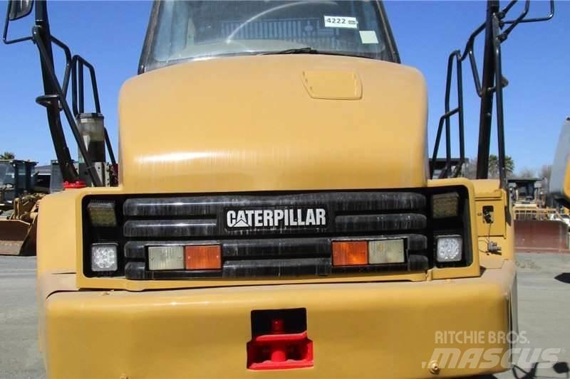 CAT 730 Dumper - Knickgelenk