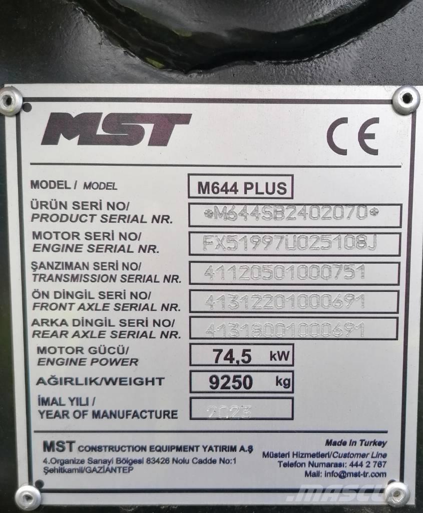 MST M644PLUS Baggerlader