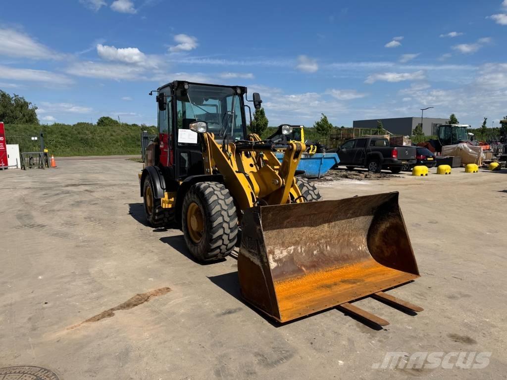 CAT 906M Radlader