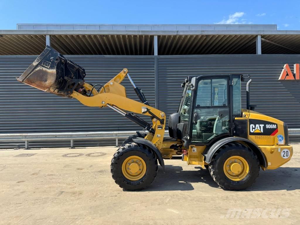 CAT 906M Radlader