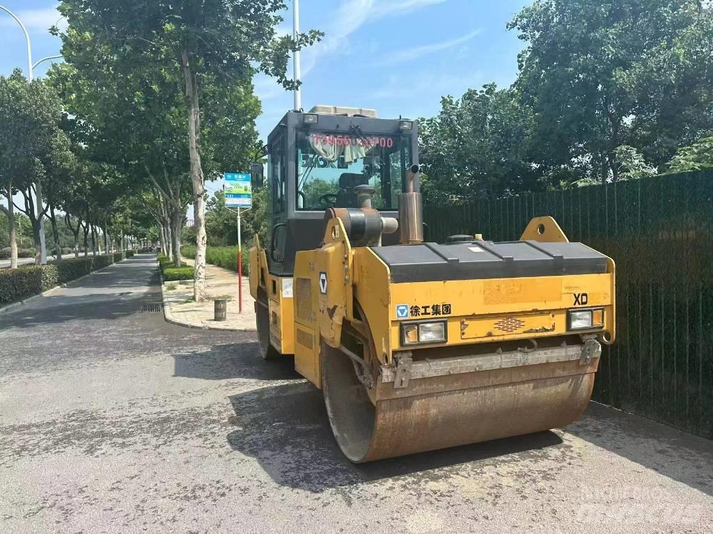 XCMG XD 82 Erdbauwalzen
