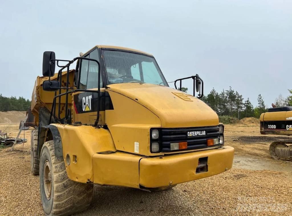 CAT 730 Dumper - Knickgelenk