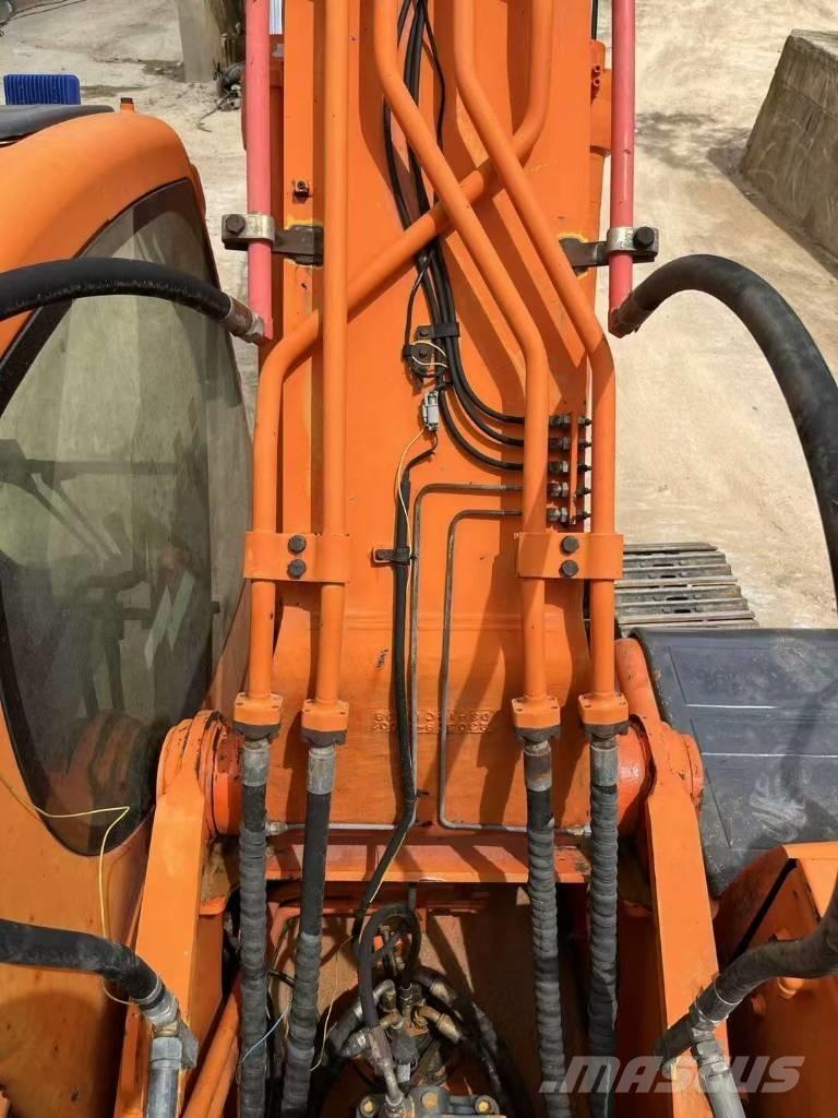 Doosan DX300LC Raupenbagger