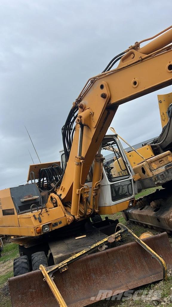 Liebherr A 922 Chassis