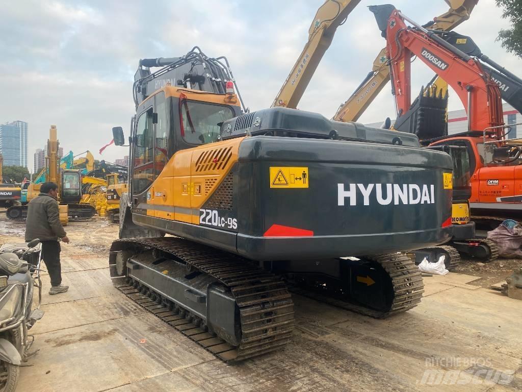 Hyundai R220LC-9S Raupenbagger