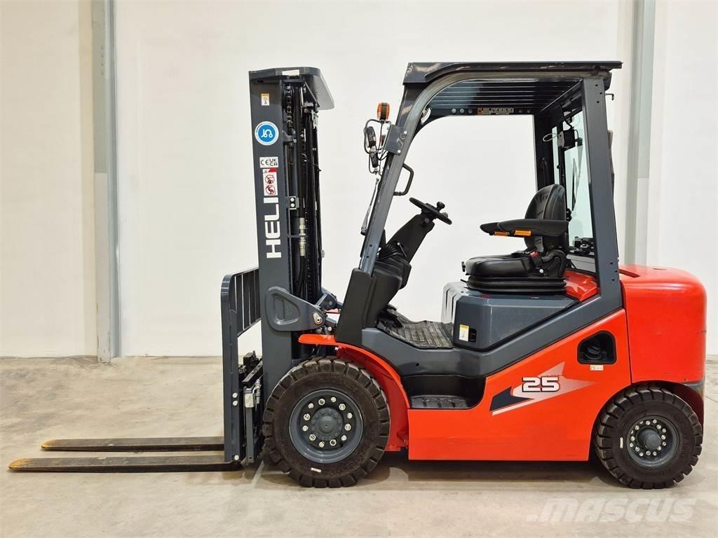 Heli CPCD25 XC26H Diesel heftrucks