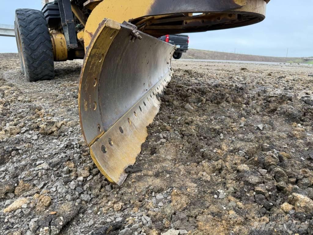 CAT 140H Grader