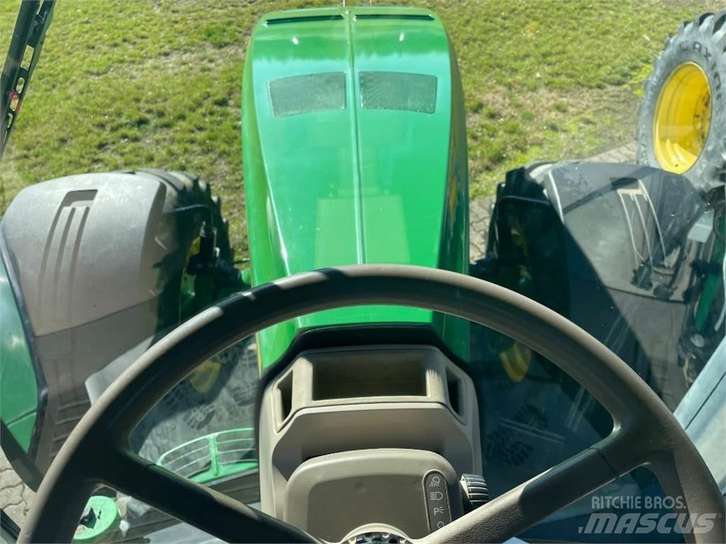 John Deere 8335R Traktoren