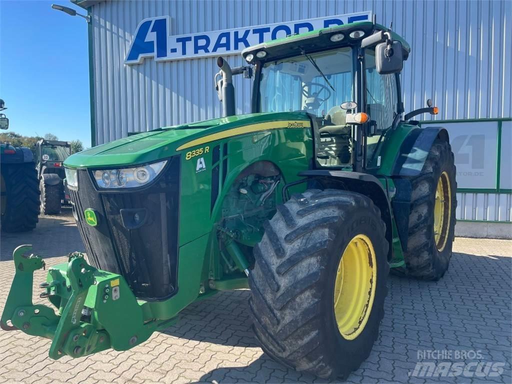 John Deere 8335R Traktoren
