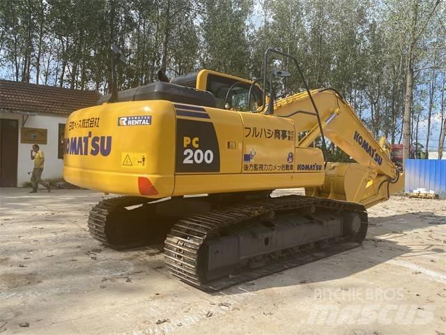 Komatsu PC200-8 Raupenbagger