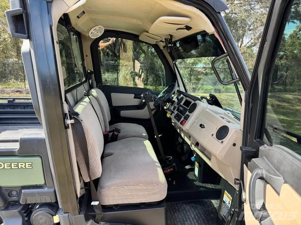 John Deere XUV835R Arbeitsfahrzeuge