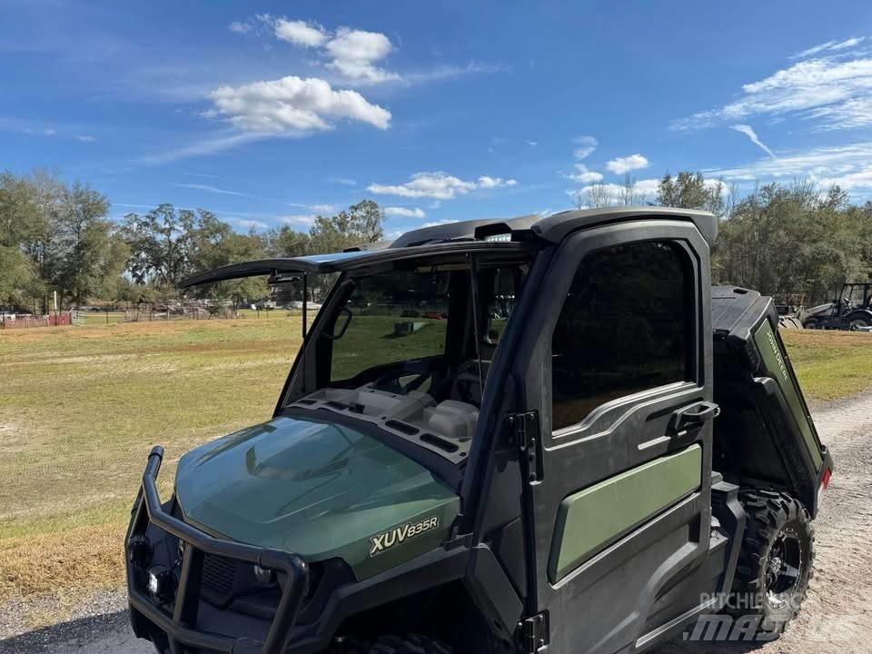 John Deere XUV835R Arbeitsfahrzeuge