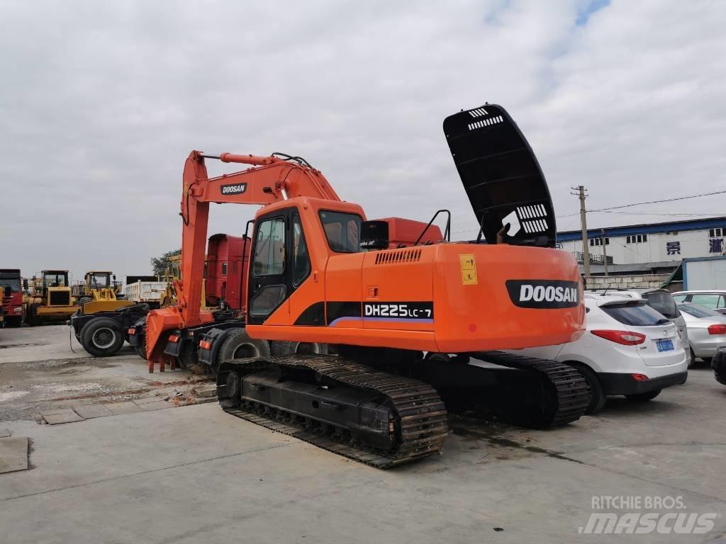 Doosan DH225 Raupenbagger