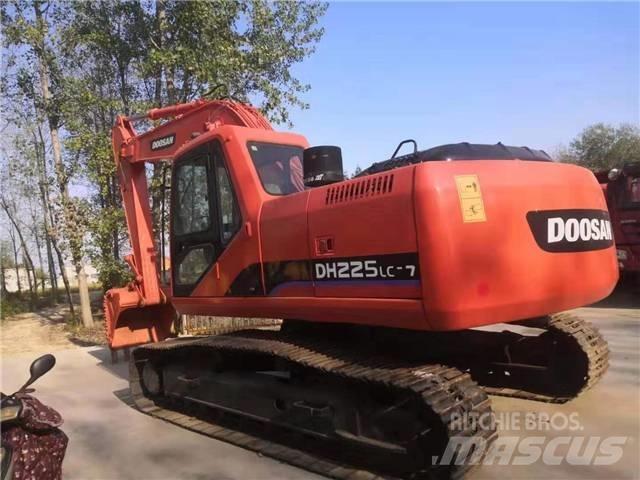 Doosan DH225 Raupenbagger