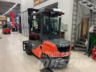 Toyota 02-8 FDJF 35 Diesel heftrucks
