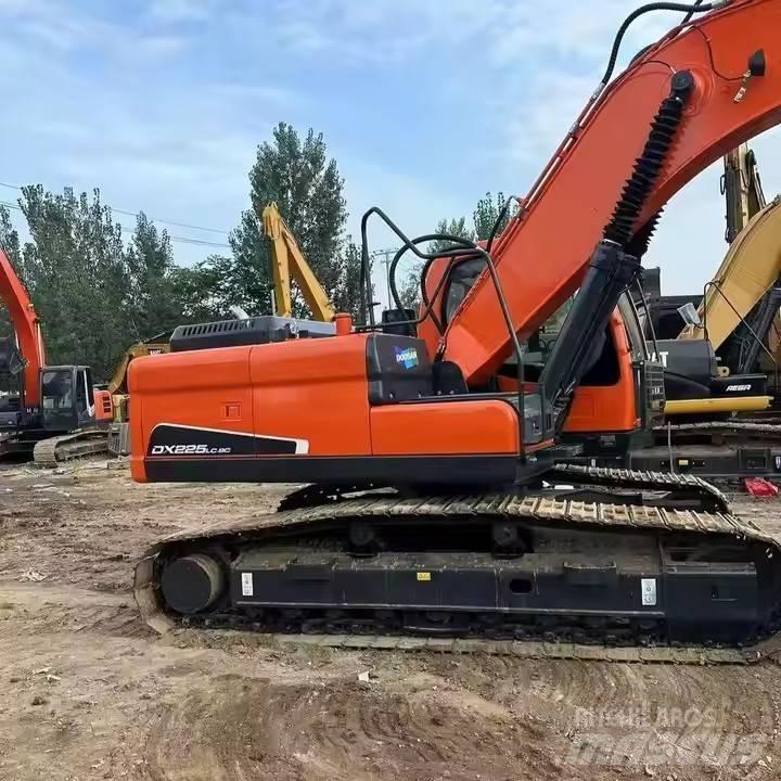 Doosan DX225LC-9C Raupenbagger