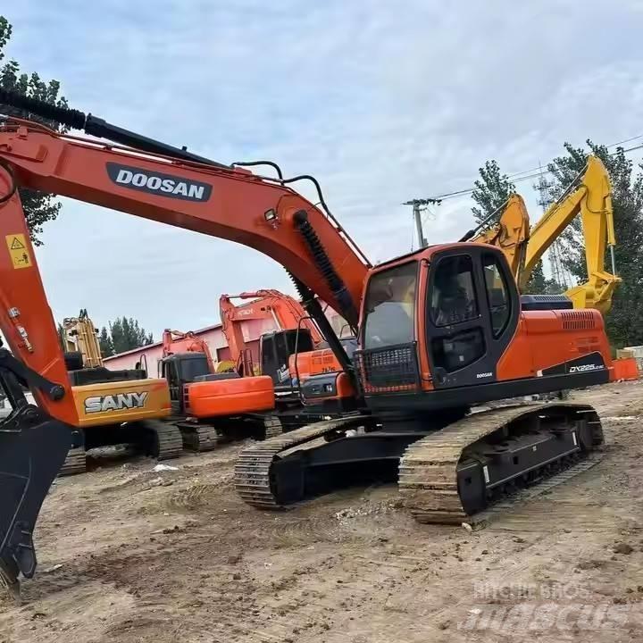 Doosan DX225LC-9C Raupenbagger
