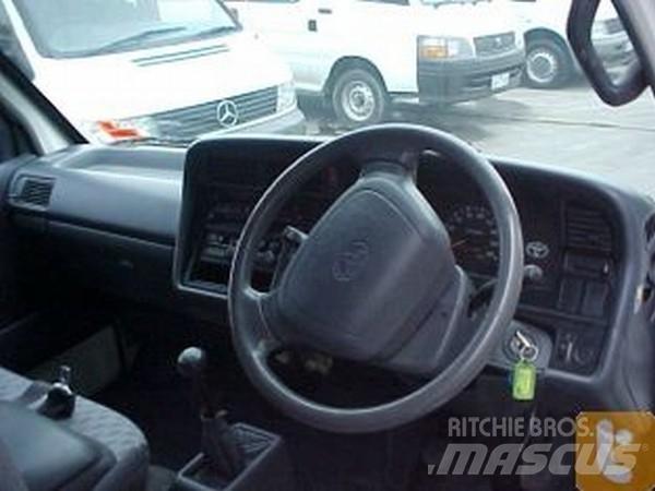 Toyota HIACE RZH103R Lieferwagen