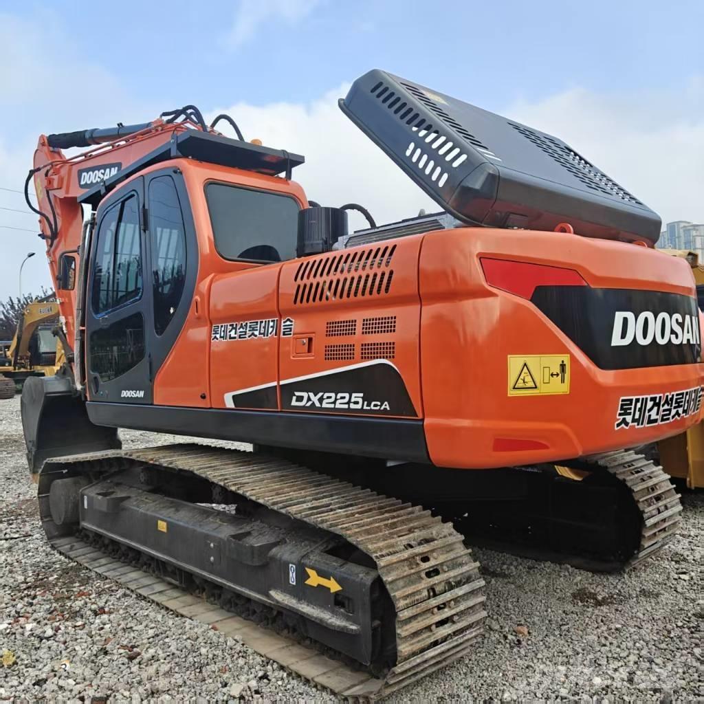 Doosan DX 225 LCA Raupenbagger