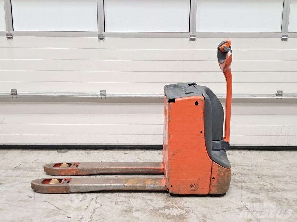 Linde T16 Handhubwagen