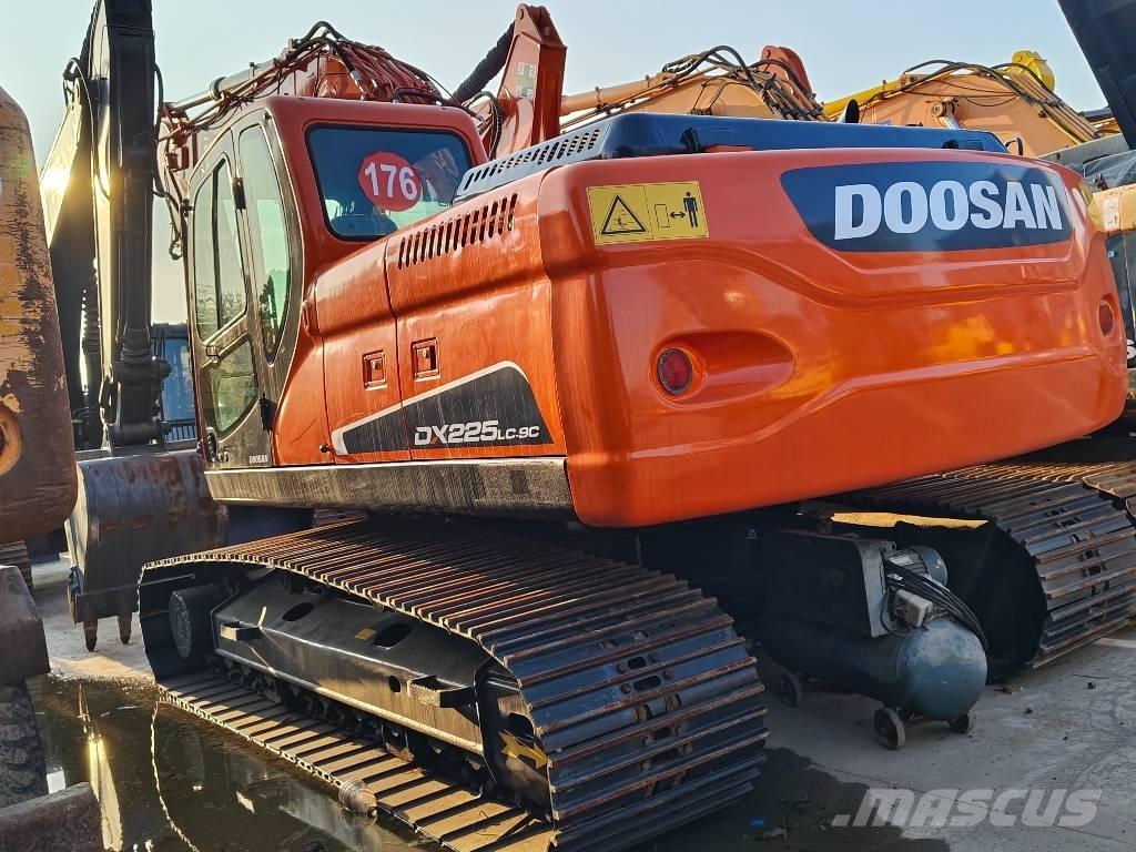 Doosan DX 225 LC-9C Raupenbagger