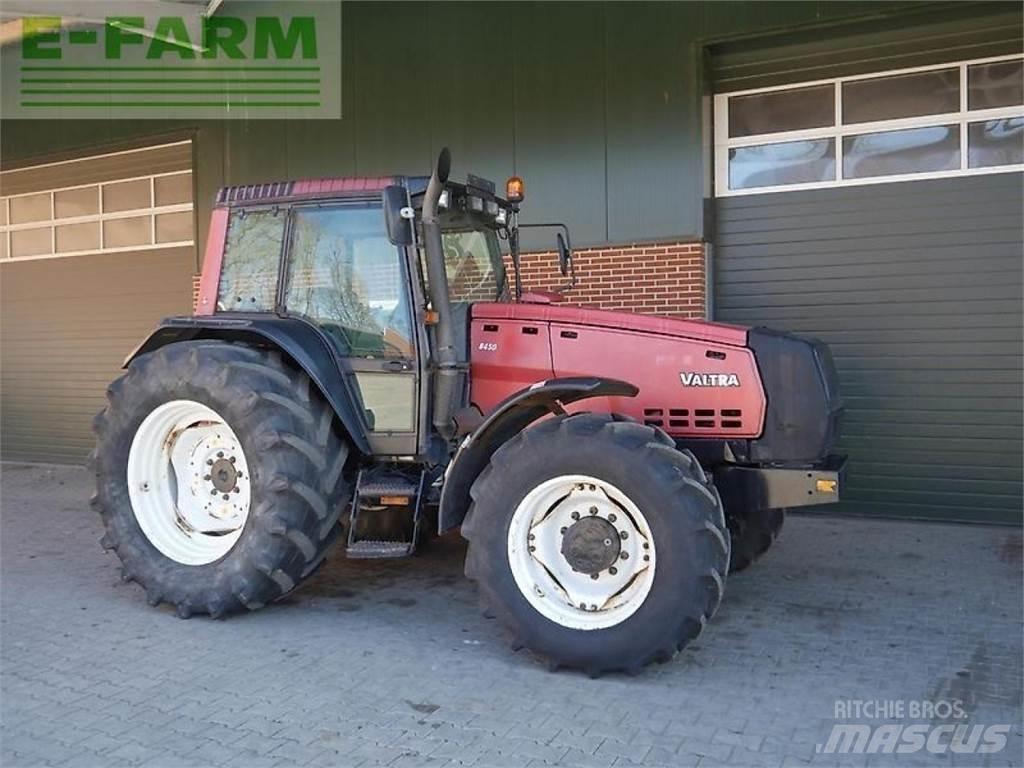 Valtra 8450 Traktoren