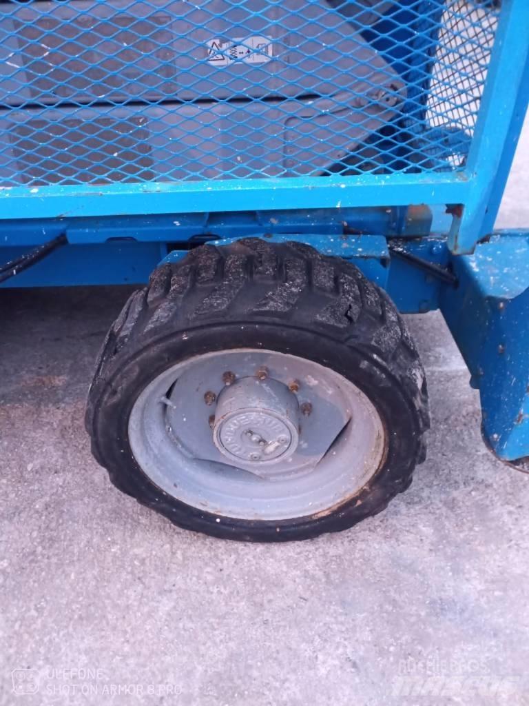 Genie GS 4390 RT Scheren-Arbeitsbühnen