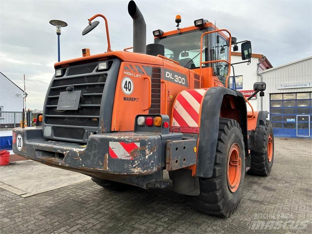Doosan DL 300 Radlader