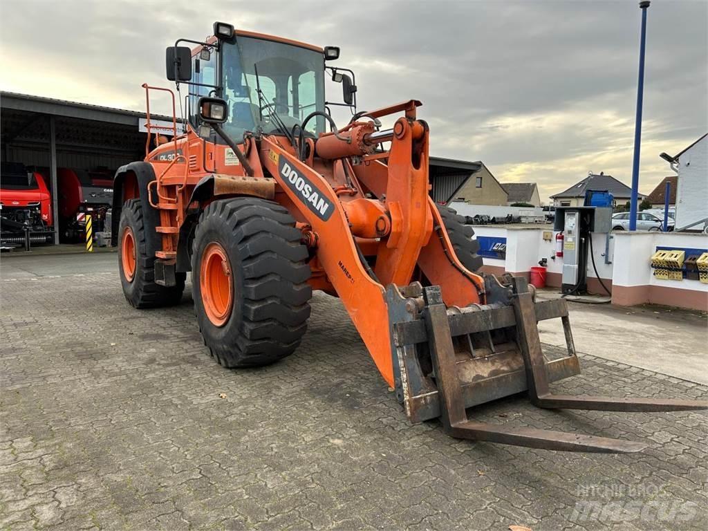 Doosan DL 300 Radlader
