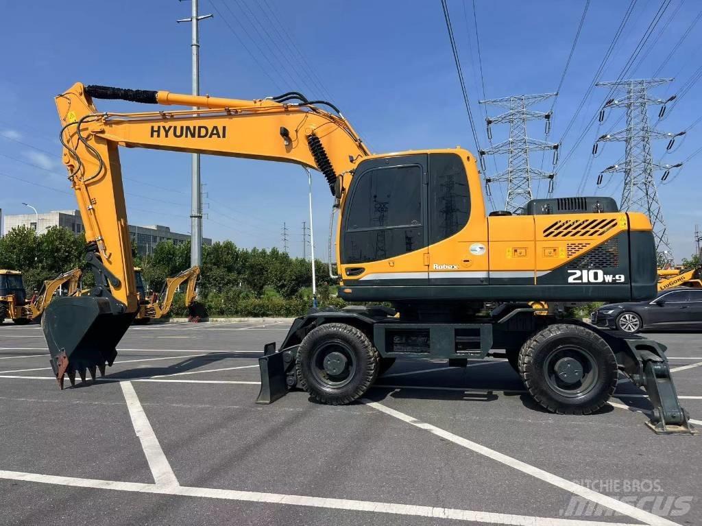 Hyundai 210W-9 Mobilbagger