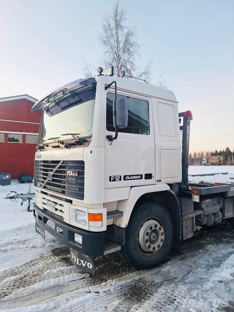 Volvo F 12 Pritschenwagen/Pritschenwagen mit Seitenklappe