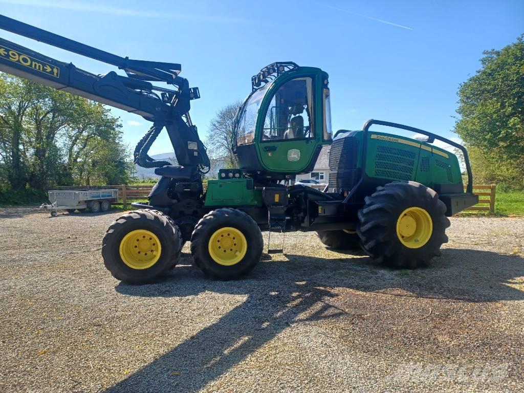 John Deere 1070e Harvester