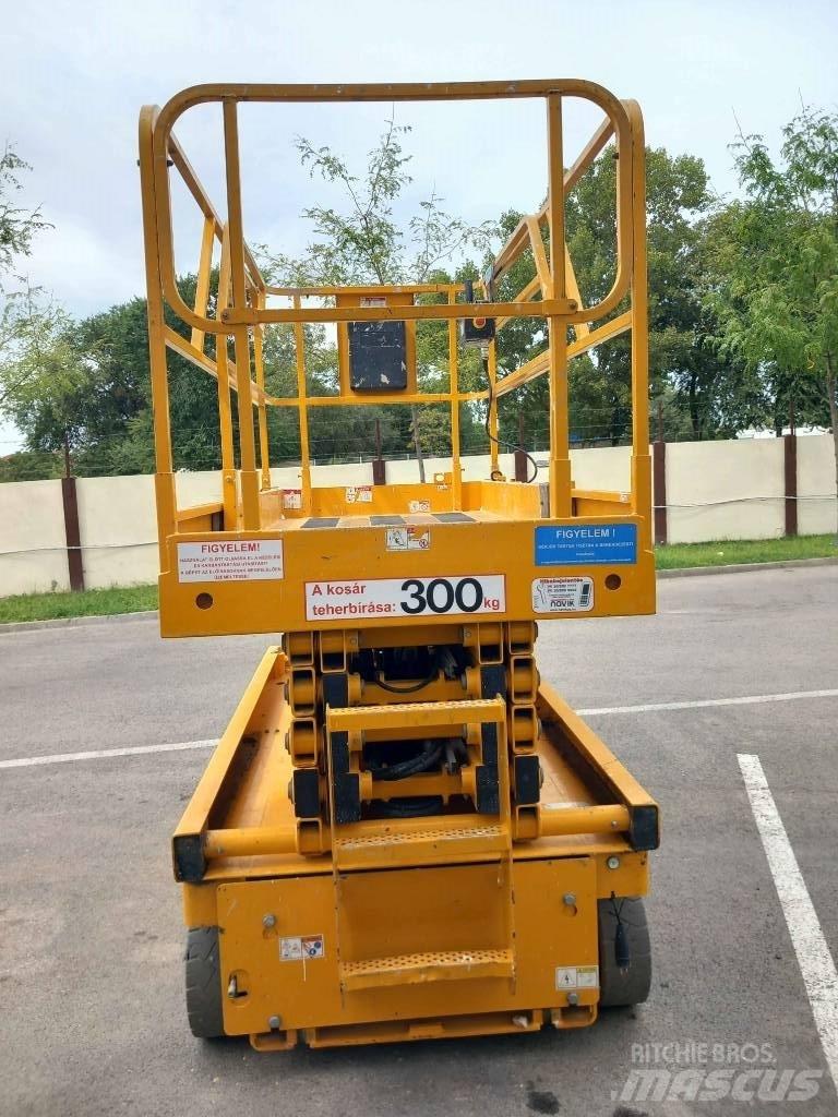 Haulotte Compact 12 Scheren-Arbeitsbühnen
