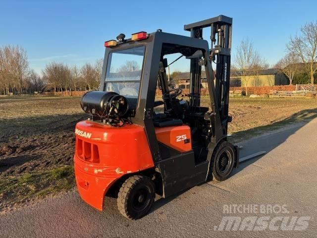 Doosan G 25 G LPG heftrucks