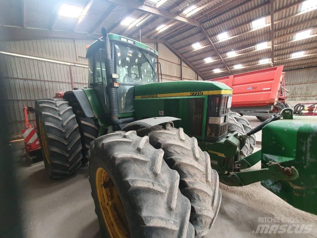 John Deere 7710 Traktoren