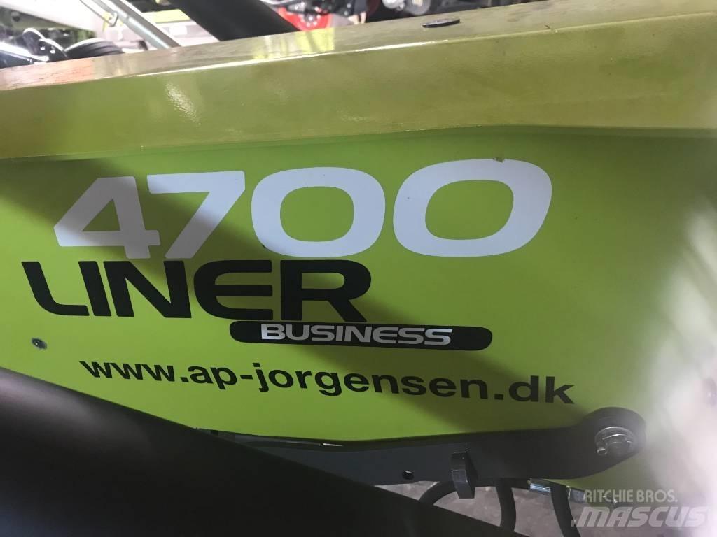 CLAAS Liner 4700 Kreiselheuer/-wender