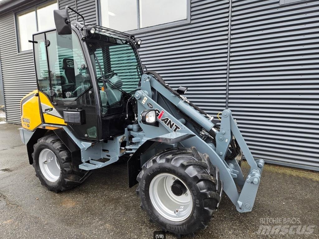 GiANT g3500 x-tra Minilader