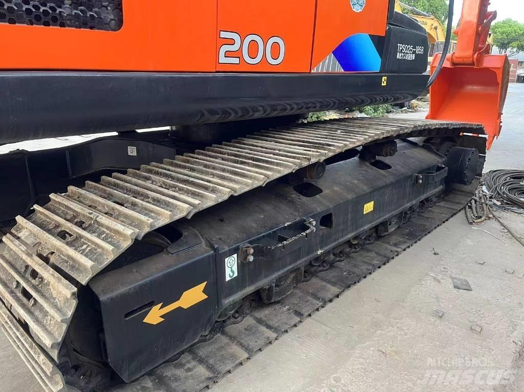 Hitachi ZX 200 Raupenbagger