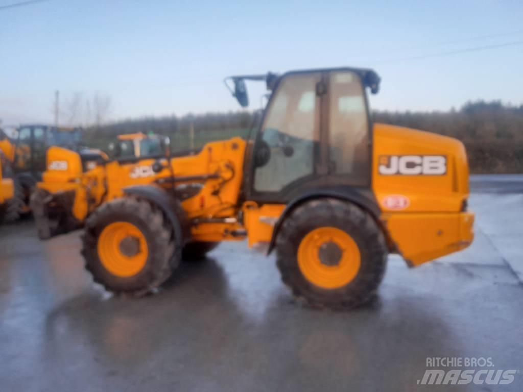 JCB TM 320 Teleskoplader für Landwirtschaft