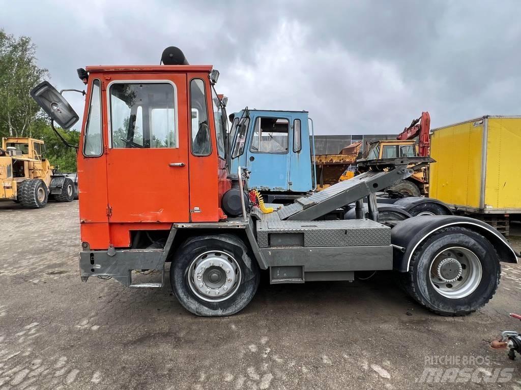 Bollnäs BT25T Terminalzugmaschinen