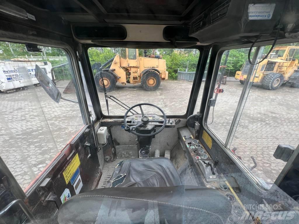Bollnäs BT25T Terminalzugmaschinen