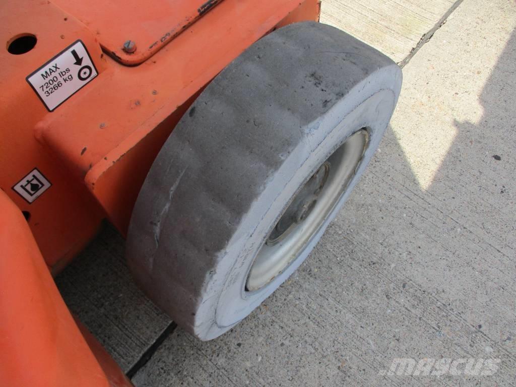 JLG E 400 AJPN (745) Kompakte selbstfahrende Hebebühnen