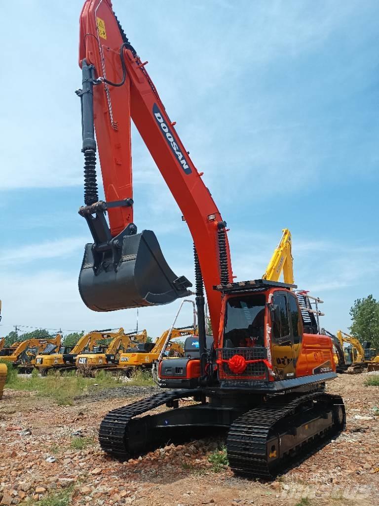 Doosan DX300LC Raupenbagger
