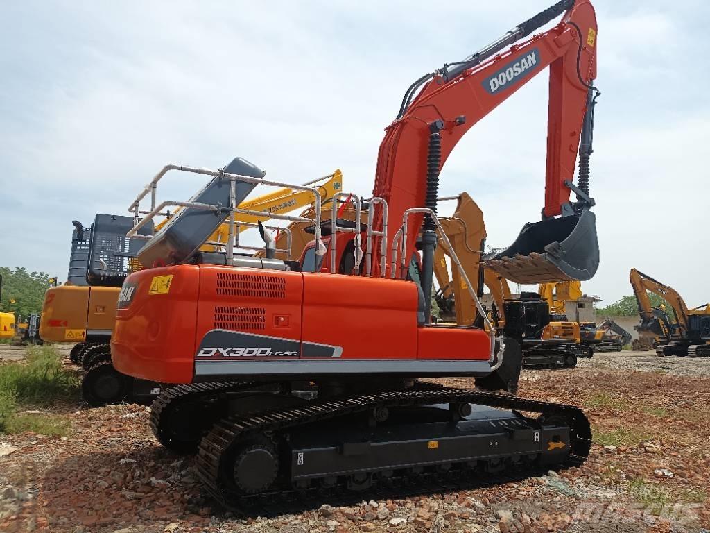 Doosan DX300LC Raupenbagger