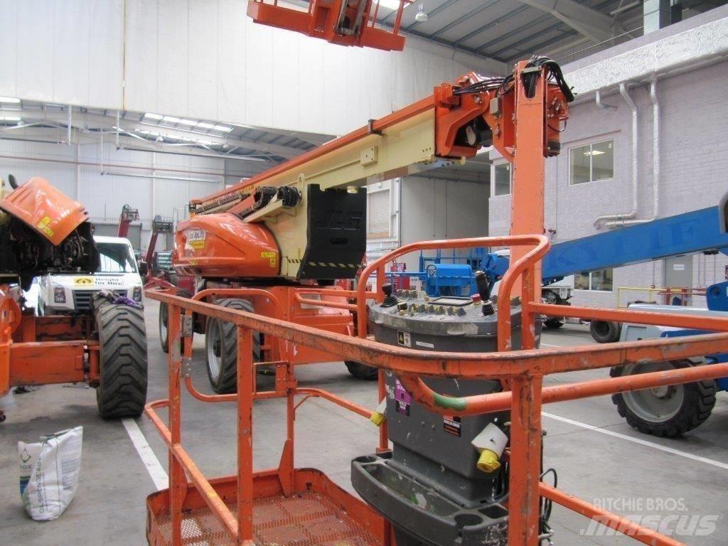 JLG 1250 AJP Gelenkteleskoparbeitsbühnen