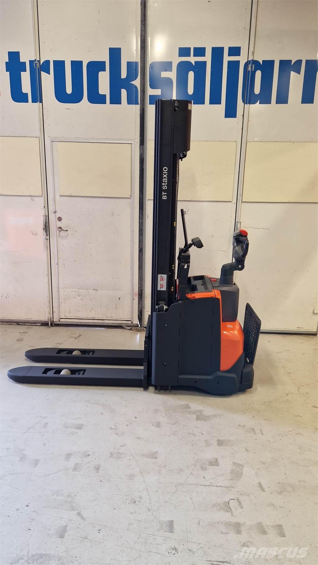 Toyota SWE140L Zelfrijdende stapelaars