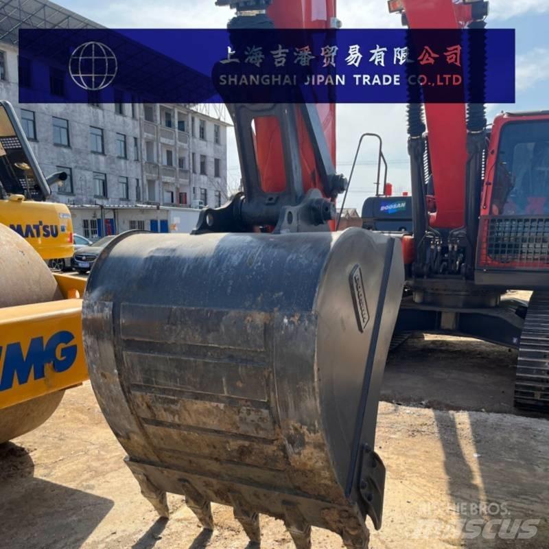 Doosan DX 225 Raupenbagger