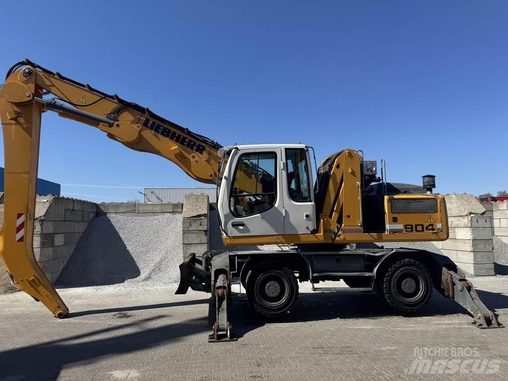 Liebherr A 904 C Materialumschlag